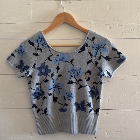 Club Monaco Cropped Sweater - Picture 3 of 6